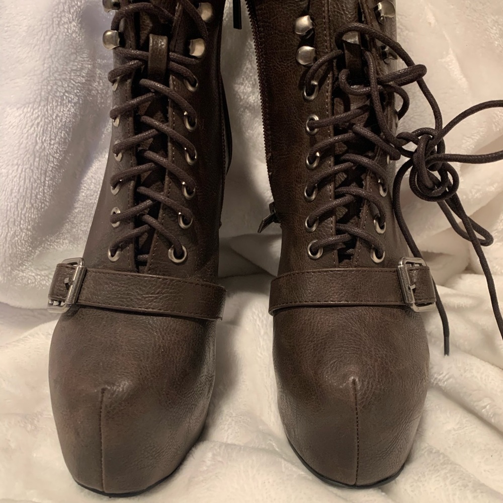 Combat Heeled Boot - Picture 4 of 4